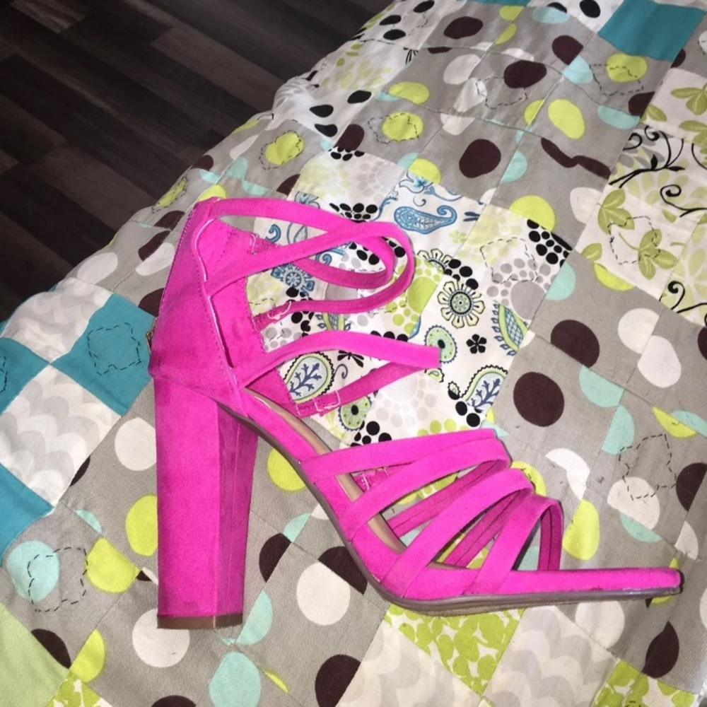 Heels - Picture 2 of 5